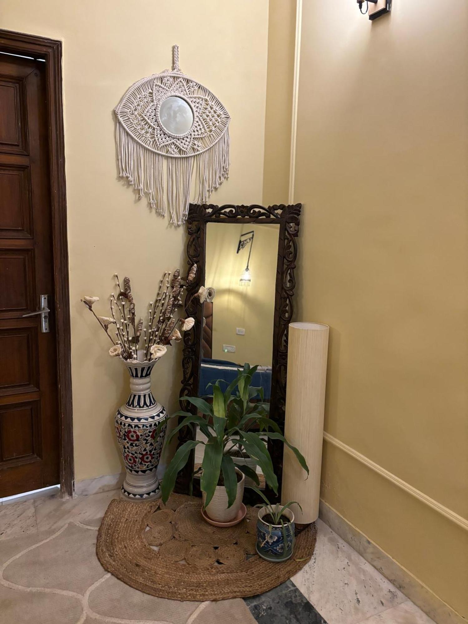 Atharva'S Homestay By Goaround Homes - Nehru Enclave Metro, South Delhi 新德里 外观 照片