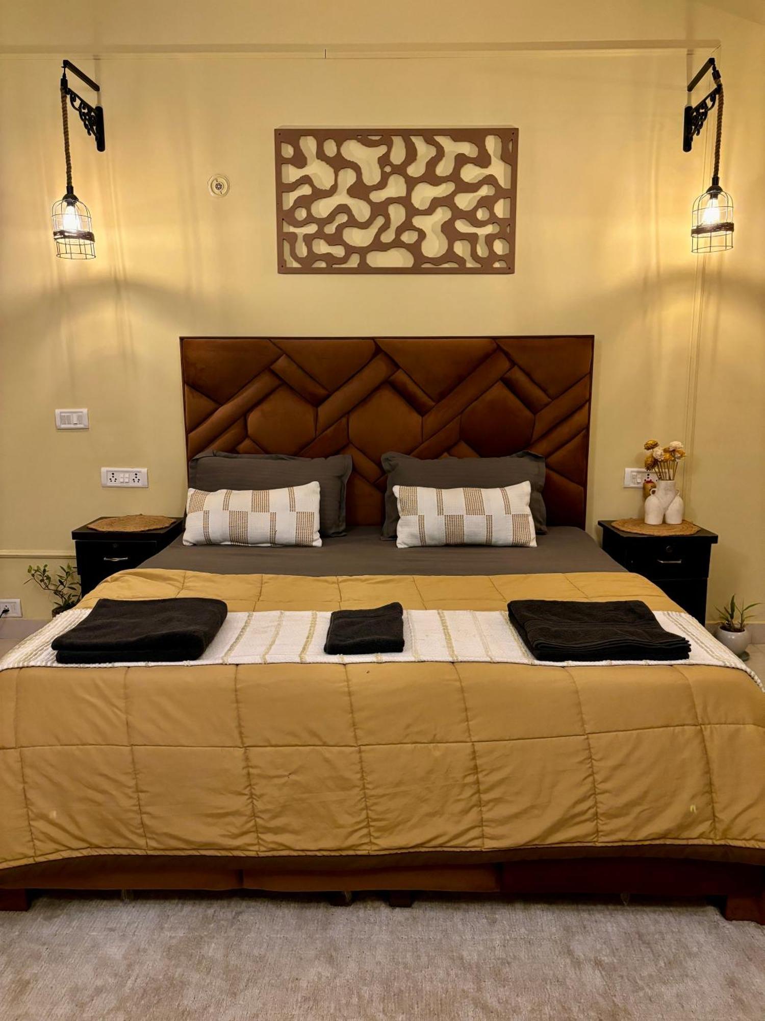 Atharva'S Homestay By Goaround Homes - Nehru Enclave Metro, South Delhi 新德里 外观 照片