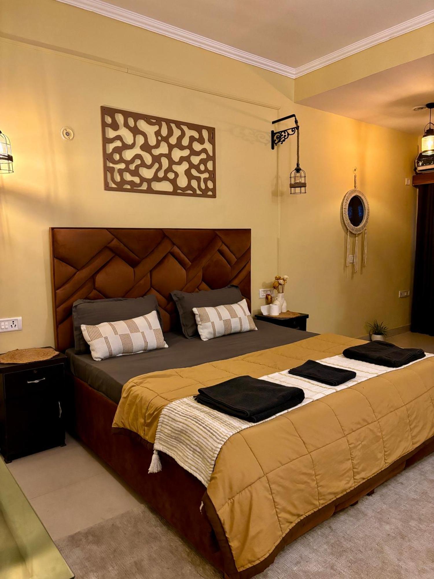 Atharva'S Homestay By Goaround Homes - Nehru Enclave Metro, South Delhi 新德里 外观 照片