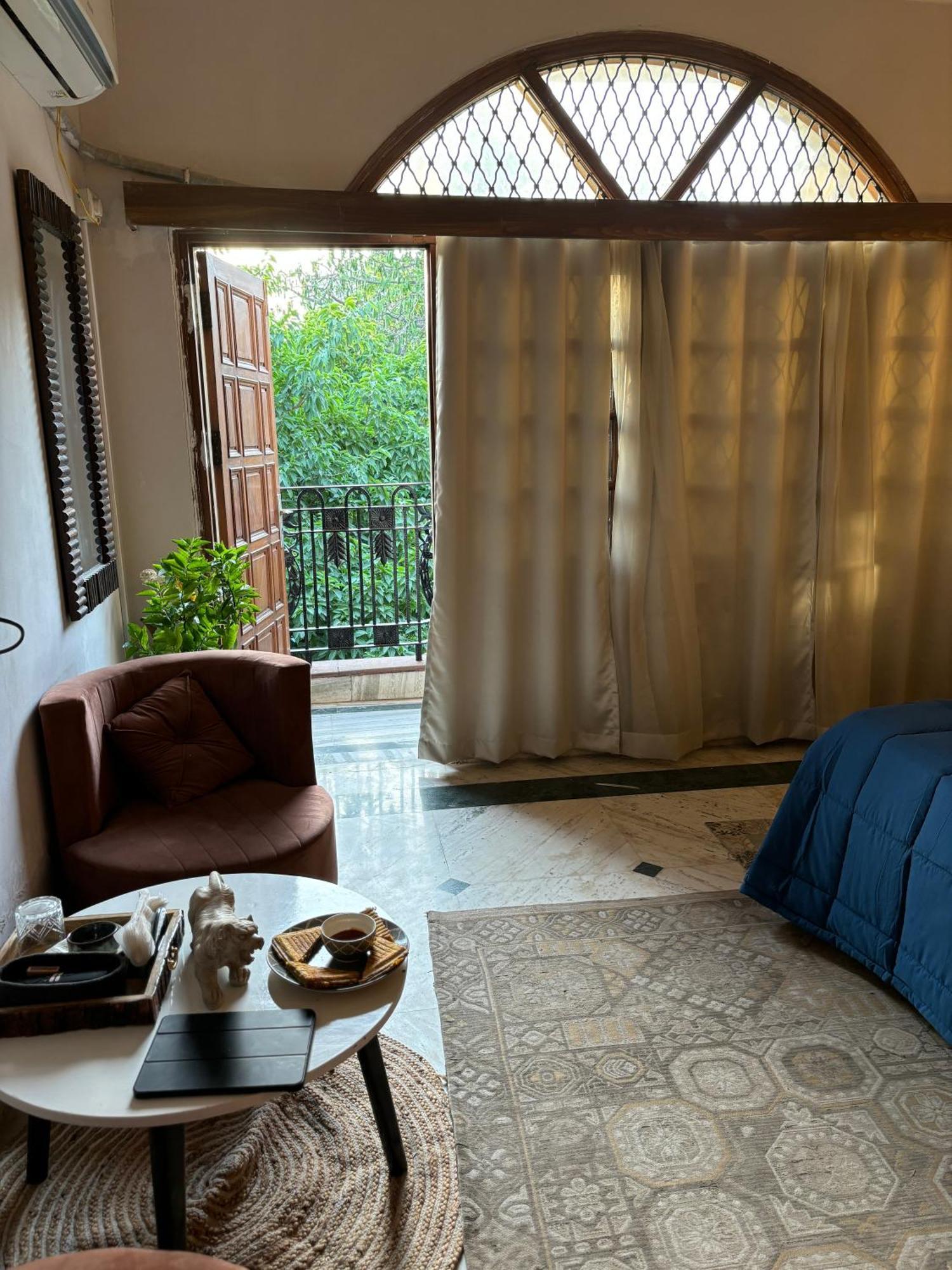 Atharva'S Homestay By Goaround Homes - Nehru Enclave Metro, South Delhi 新德里 外观 照片