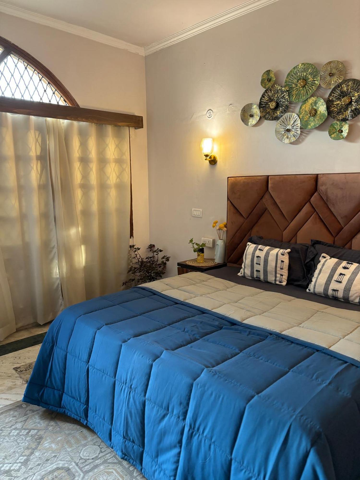 Atharva'S Homestay By Goaround Homes - Nehru Enclave Metro, South Delhi 新德里 外观 照片