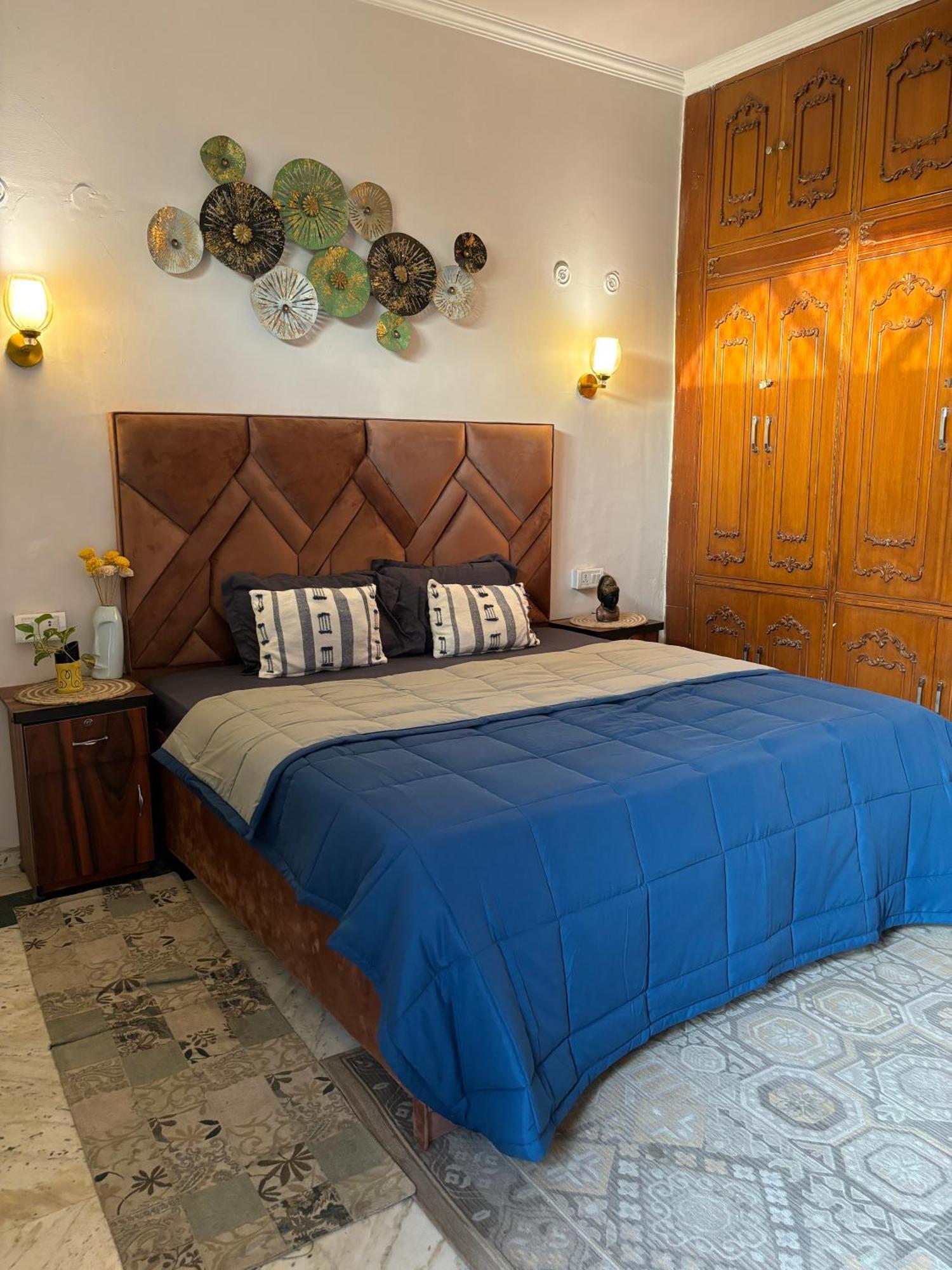 Atharva'S Homestay By Goaround Homes - Nehru Enclave Metro, South Delhi 新德里 外观 照片