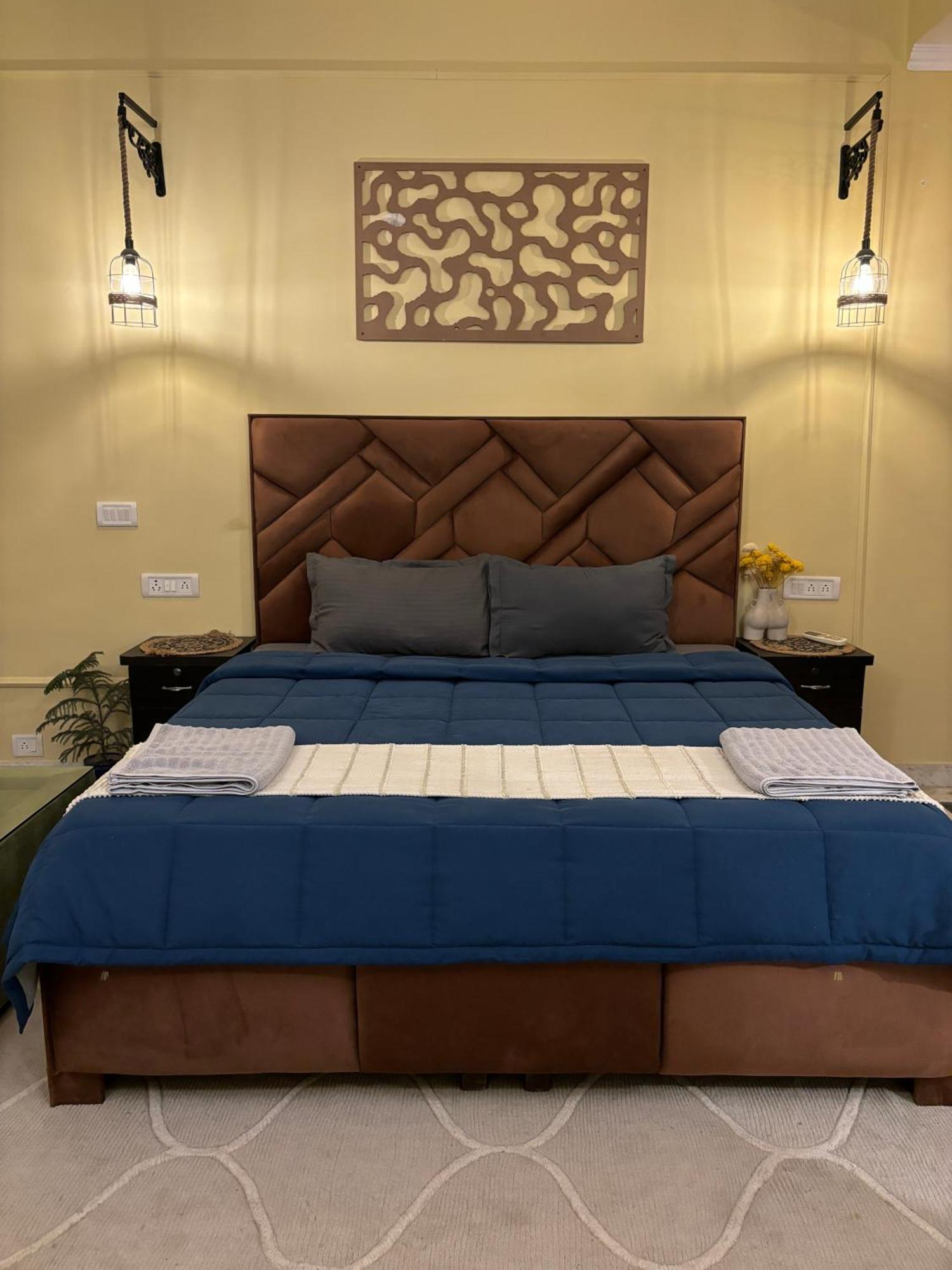 Atharva'S Homestay By Goaround Homes - Nehru Enclave Metro, South Delhi 新德里 外观 照片