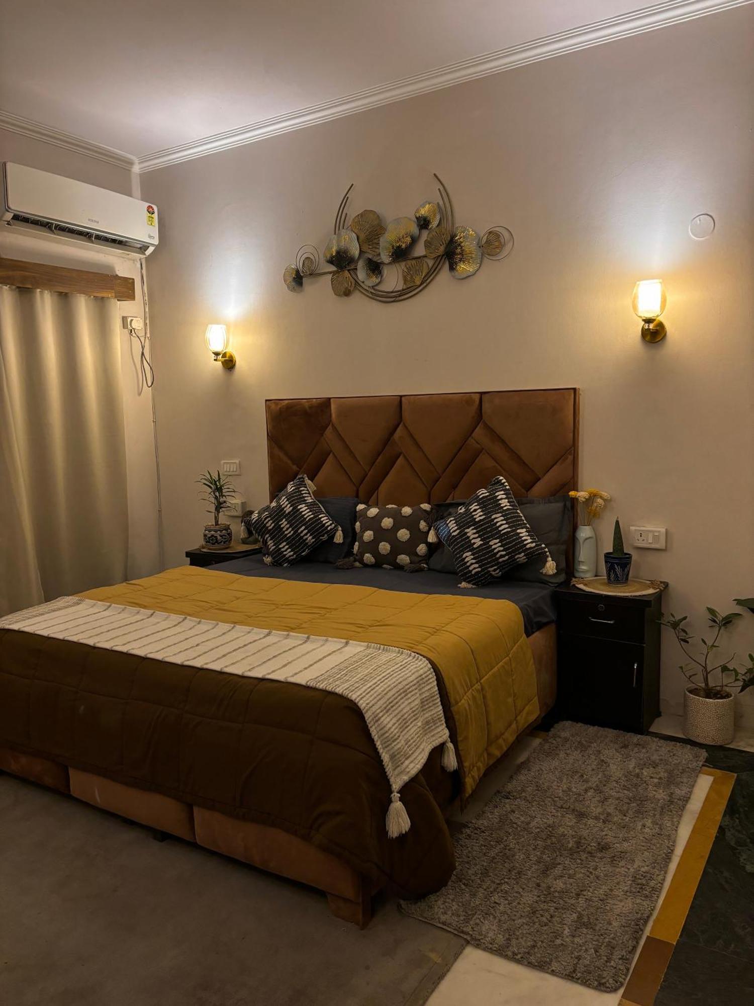 Atharva'S Homestay By Goaround Homes - Nehru Enclave Metro, South Delhi 新德里 外观 照片
