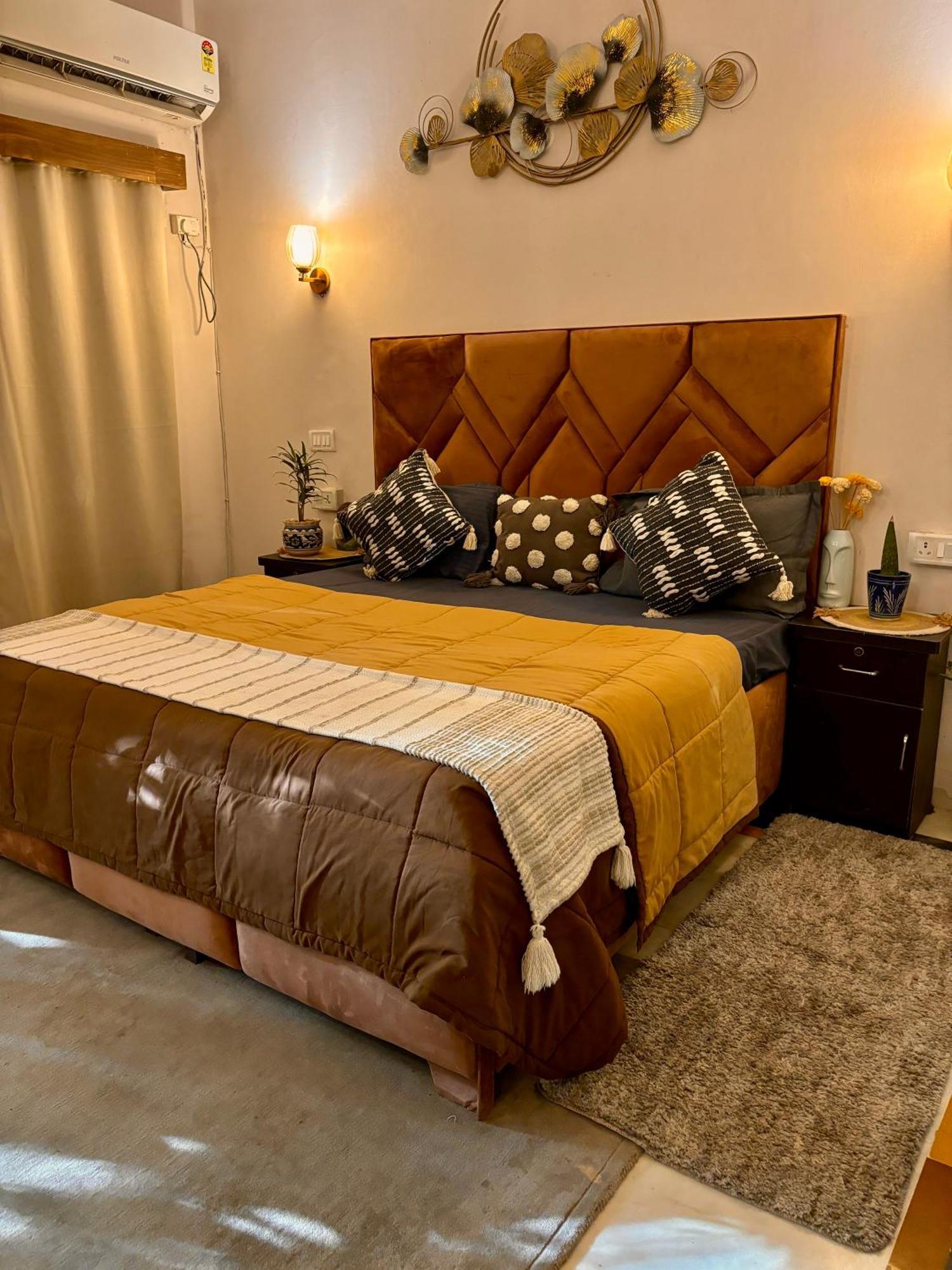 Atharva'S Homestay By Goaround Homes - Nehru Enclave Metro, South Delhi 新德里 外观 照片