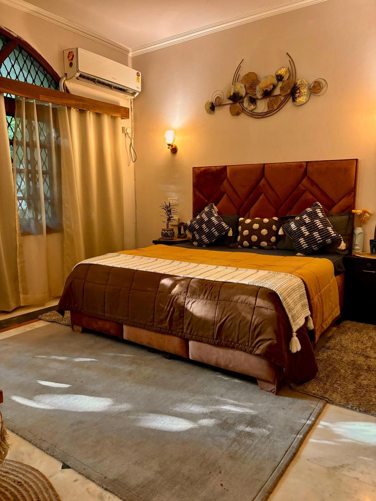 Atharva'S Homestay By Goaround Homes - Nehru Enclave Metro, South Delhi 新德里 外观 照片