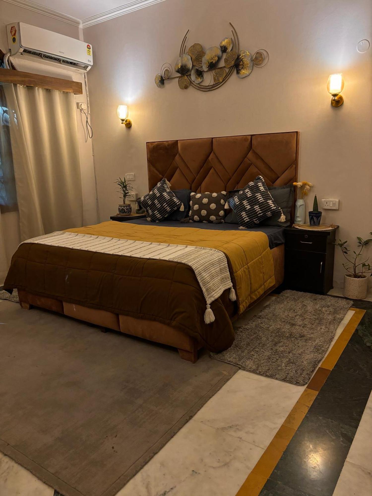 Atharva'S Homestay By Goaround Homes - Nehru Enclave Metro, South Delhi 新德里 外观 照片