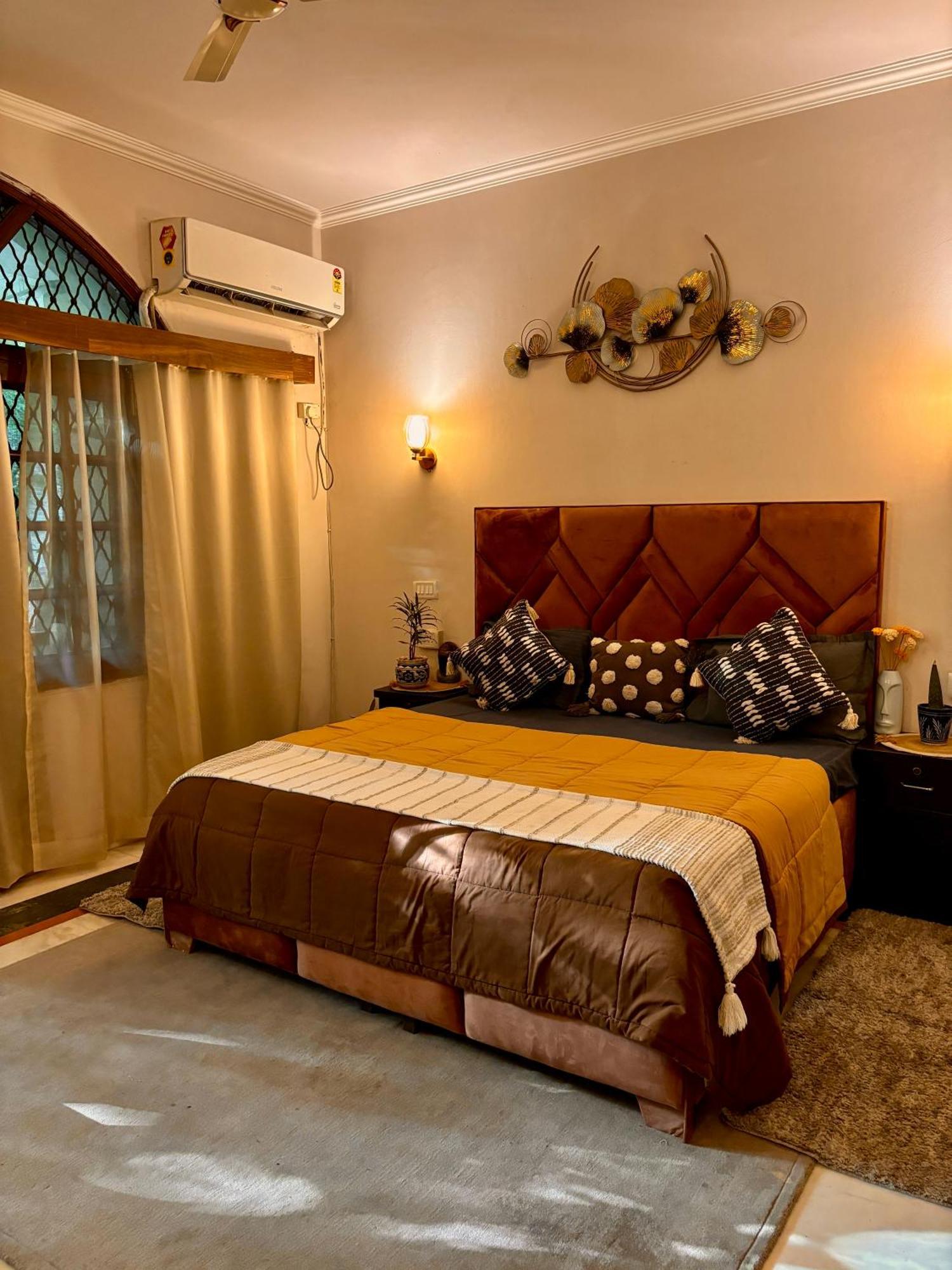 Atharva'S Homestay By Goaround Homes - Nehru Enclave Metro, South Delhi 新德里 外观 照片