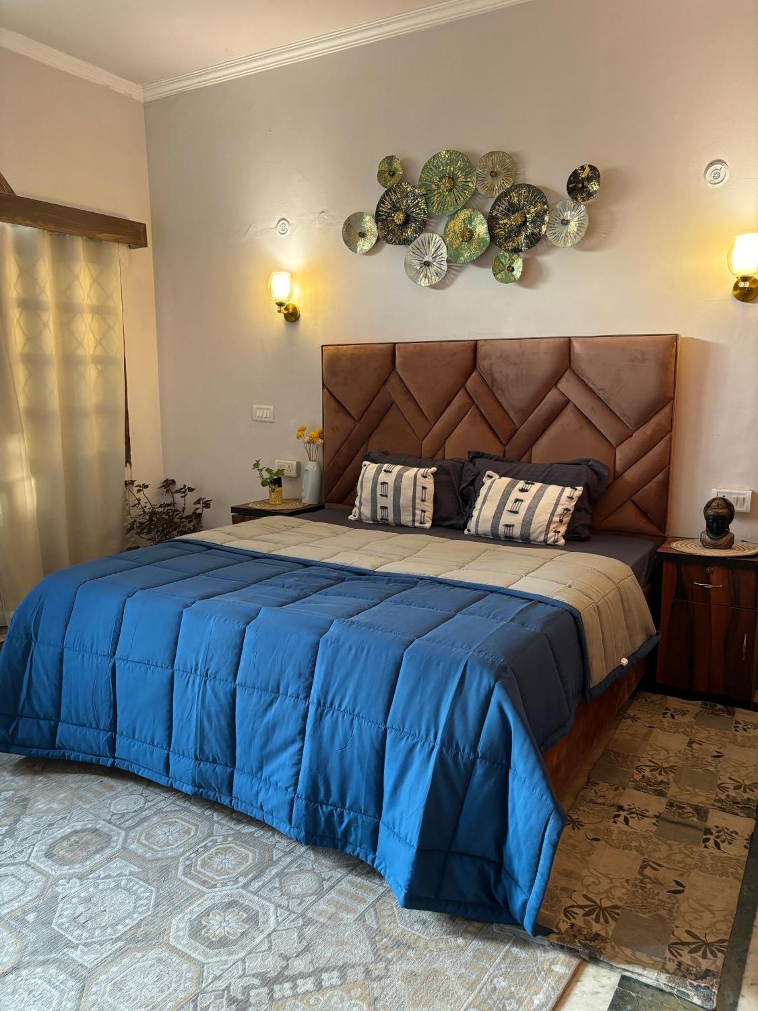 Atharva'S Homestay By Goaround Homes - Nehru Enclave Metro, South Delhi 新德里 外观 照片