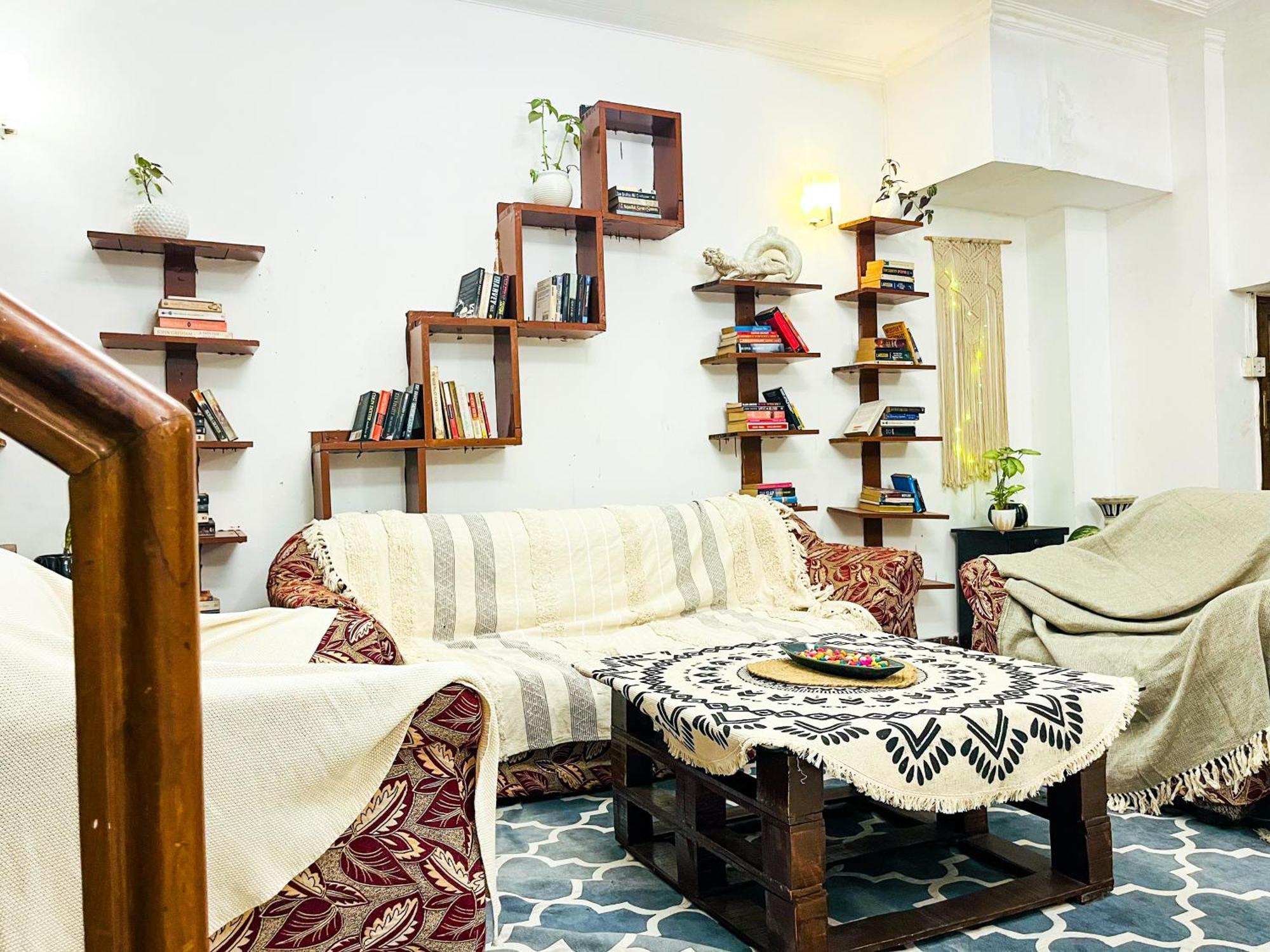 Atharva'S Homestay By Goaround Homes - Nehru Enclave Metro, South Delhi 新德里 外观 照片