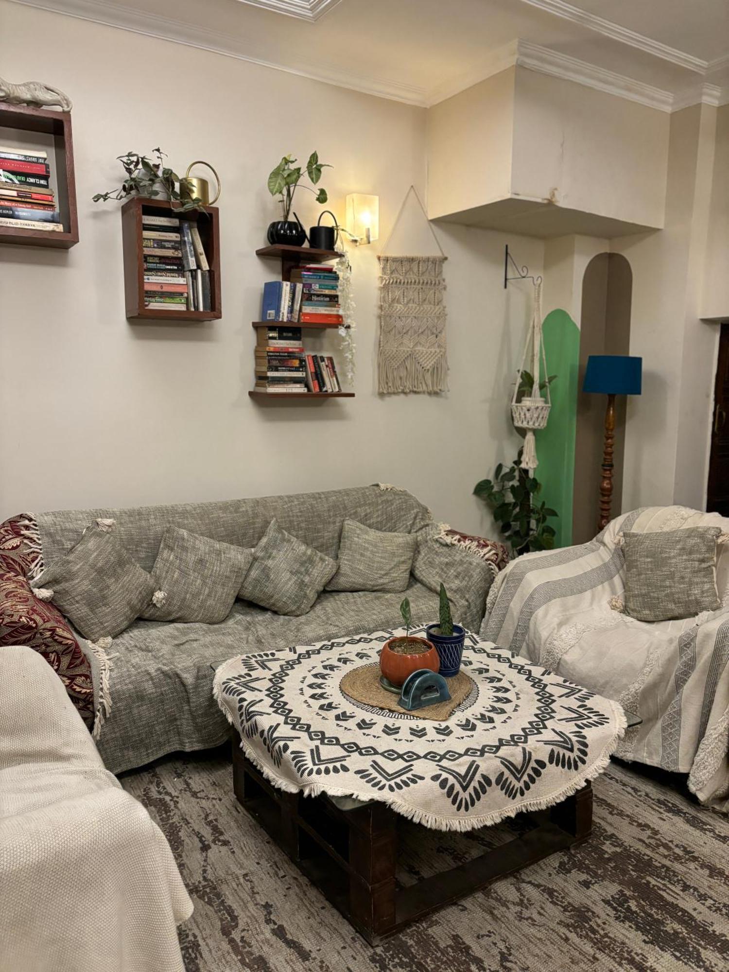 Atharva'S Homestay By Goaround Homes - Nehru Enclave Metro, South Delhi 新德里 外观 照片