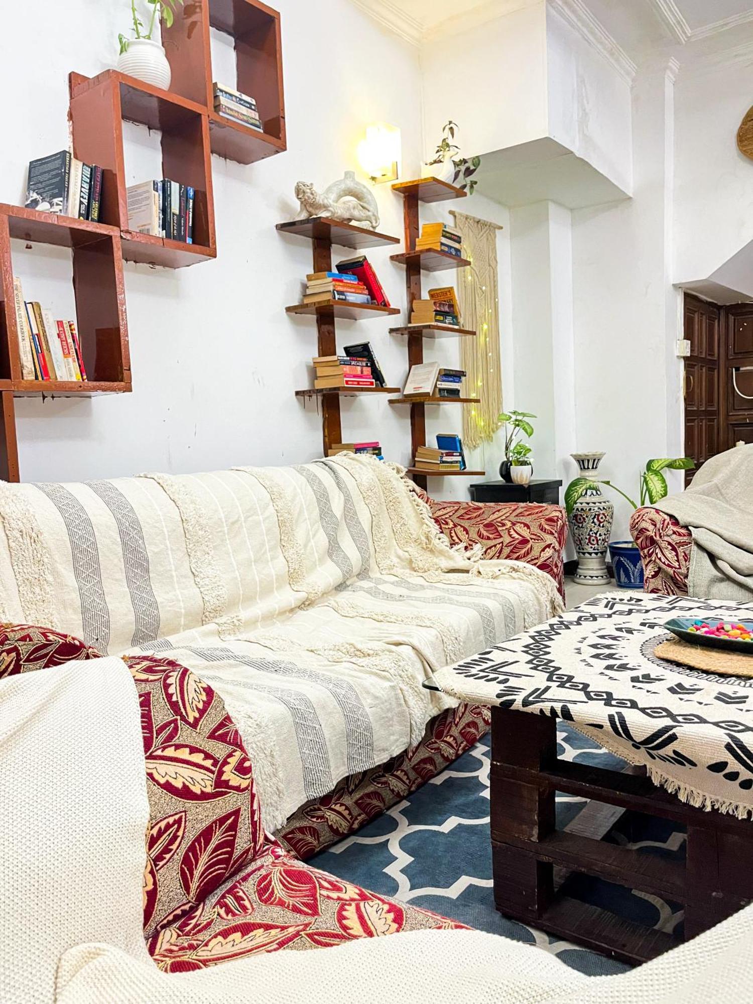 Atharva'S Homestay By Goaround Homes - Nehru Enclave Metro, South Delhi 新德里 外观 照片