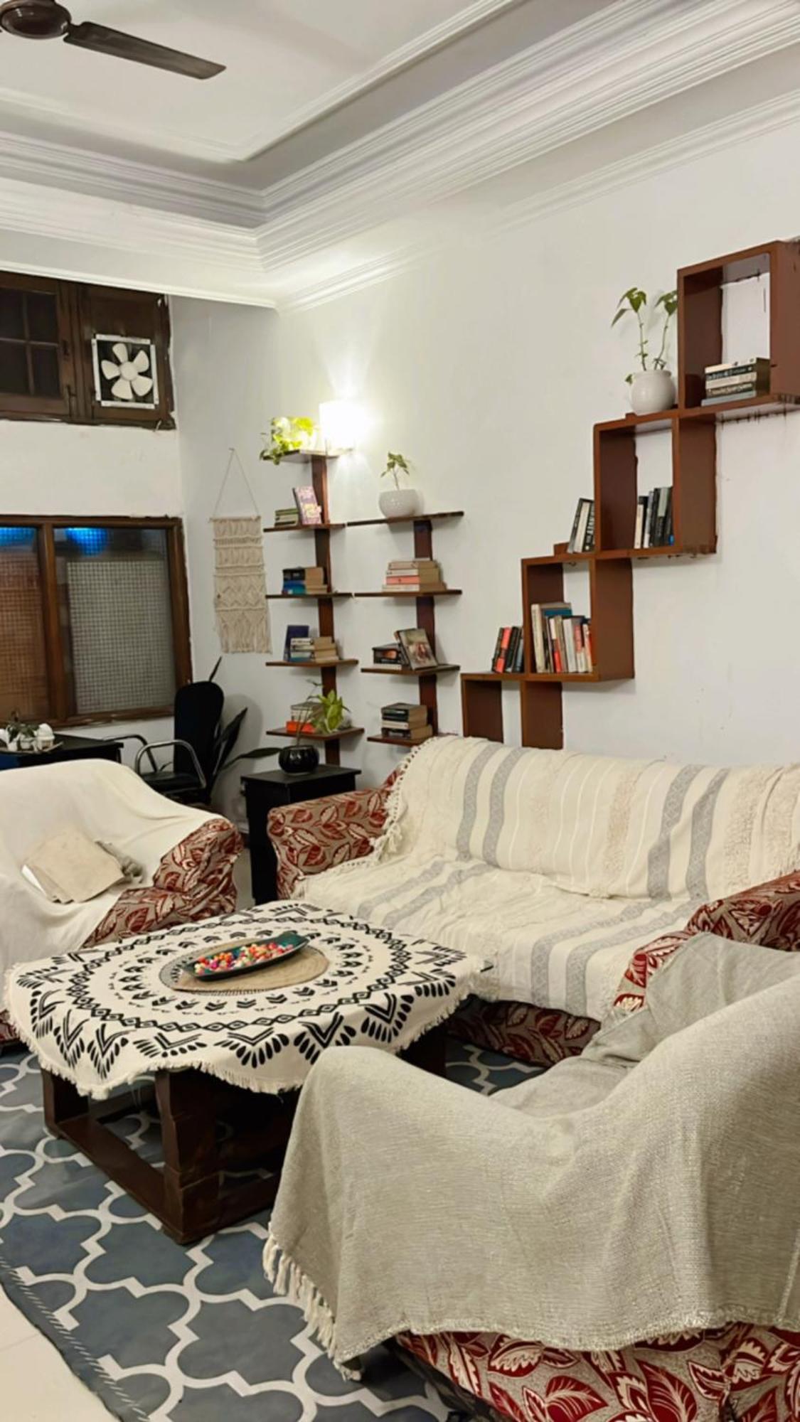 Atharva'S Homestay By Goaround Homes - Nehru Enclave Metro, South Delhi 新德里 外观 照片