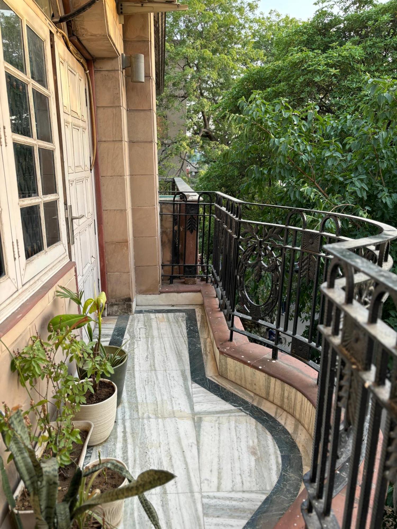 Atharva'S Homestay By Goaround Homes - Nehru Enclave Metro, South Delhi 新德里 外观 照片